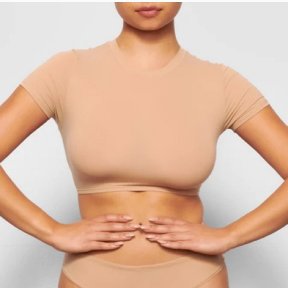 Skims  Fits EveryBody Super Crop Top Bnwot 4x